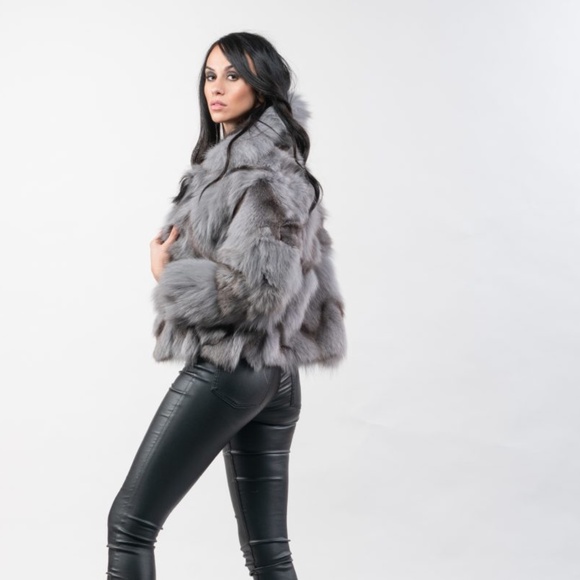 *Like New* Ash Gray Fox Fur Coat (Real fur) - Picture 3 of 5